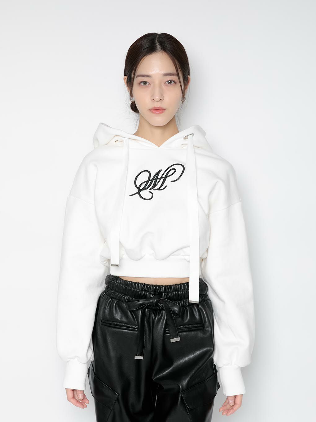 ”M” short hoodie
