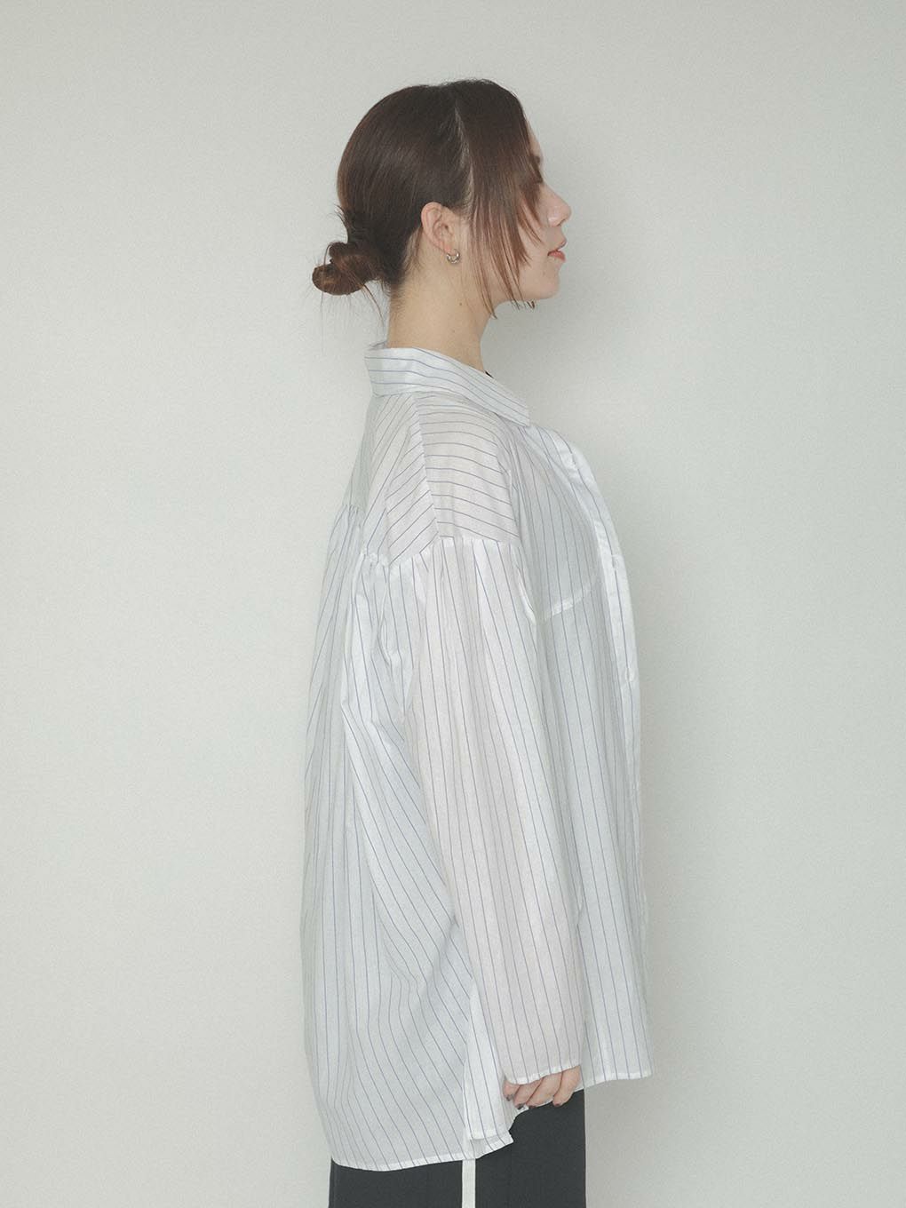 translucent shirt (white) melttheladyシャツ/ブラウス(長袖/七分)