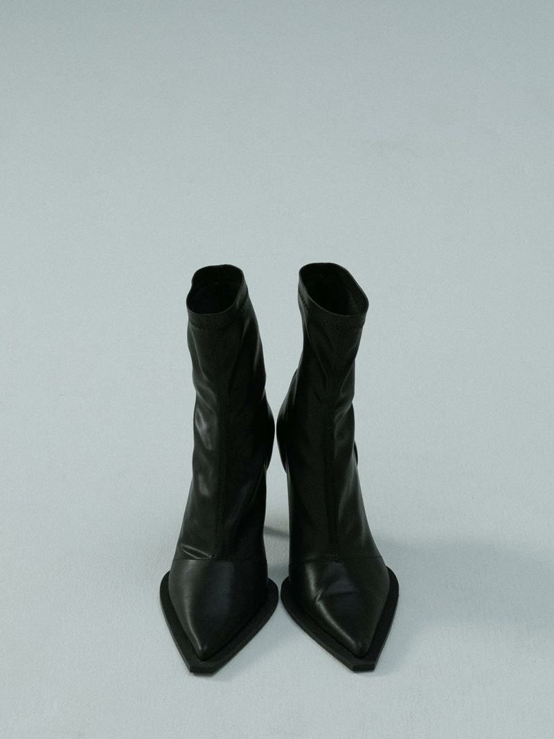 pointed skinny short boots