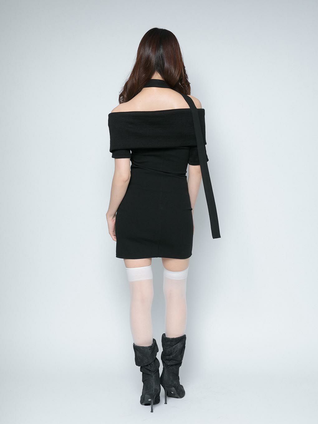 新品タグ付きslash zip up mini dress ＆ logo muffler